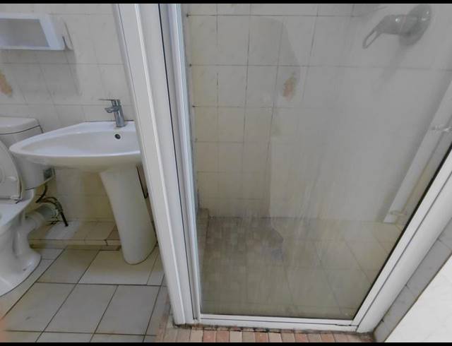 2 BEDROOM PROPERTY TO RENT IN OVERPORT